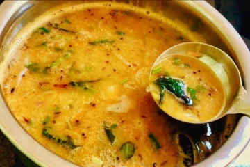 கல்யாண வீட்டு சுவையில் மணக்கும் ரசம்! முருங்கைக் கீரையில் செய்து அசத்தலாம்