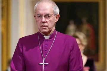 குற்றச்சாட்டுக்களினால் இங்கிலாந்து திருச்சபையின் தலைவர் பதவி விலகல்