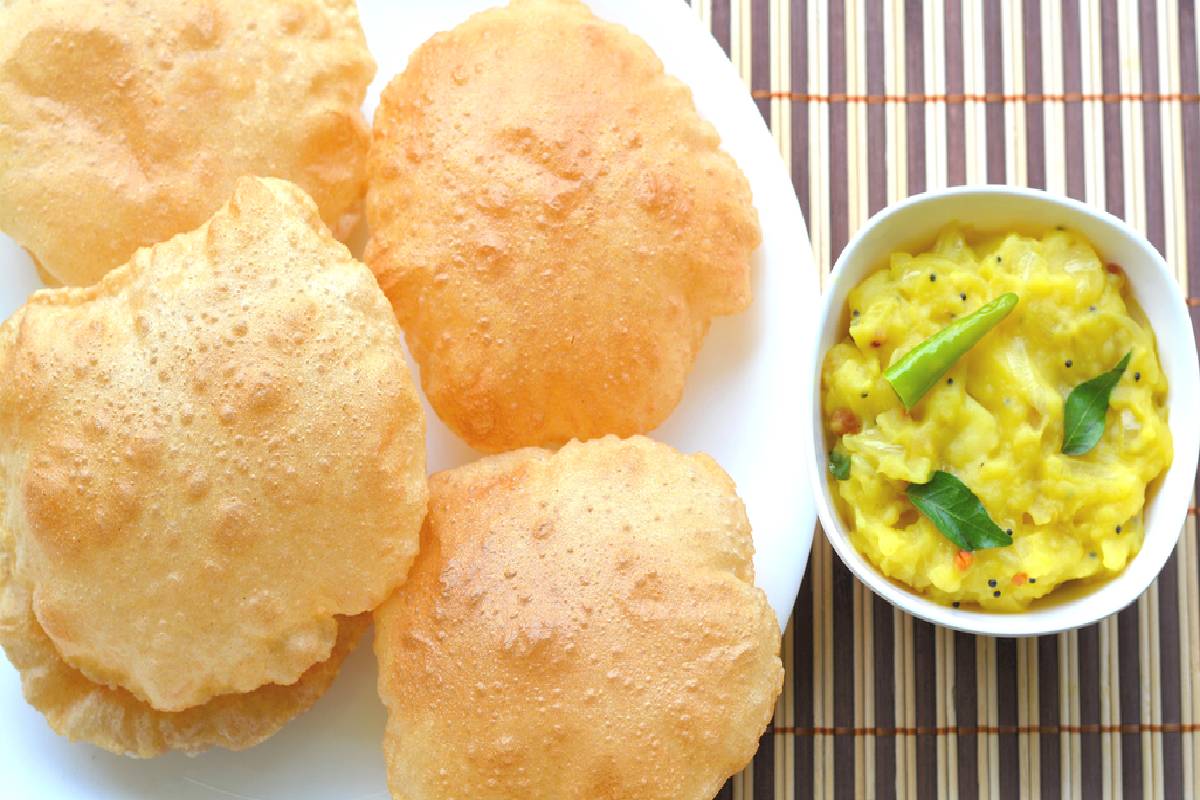 எண்ணெய் துளியும் இல்லாமல் அசத்தல் சுவையில் பூரி! தண்ணீரில் எப்படி செய்வது? | How To Make Poori Without Oil