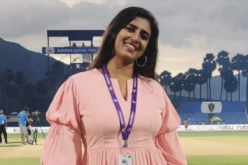 கிரிக்கெட் மைதானத்தில் கஸ்தூரி போட்ட டான்ஸ்.. இணையத்தில் வைரல்