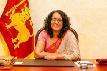 ලංකාව රනින් බැබළ වූ රුමේෂ් තරංගට අගමැතිනි හරිනි අමරසූරියගෙන් සුභ පැතුම්