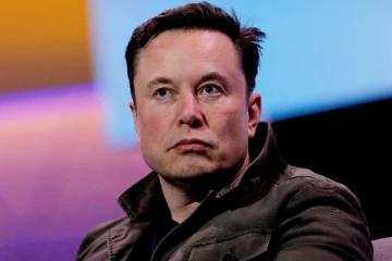 ලොව ඉහළින්ම වැජඹුණු ඉලෝන් මාස්ක්ගේ කිරුළ ගැලවුණේ ඇයි?