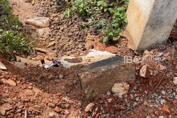 நல்லூர் பிரதேச சபை வெள்ள நீர் வர கூடாது! கோப்பாய் பிரதேச சபை எல்லையில் மண் அணை | Earthen Dam On The Kopai Pradeshiya Sabha Boundary