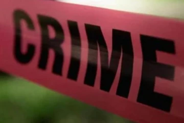 බිරිඳ විසින් සිය සැමියාට තියුණු ආයුධයකින් පහර දී ඝාතනය කරයි.