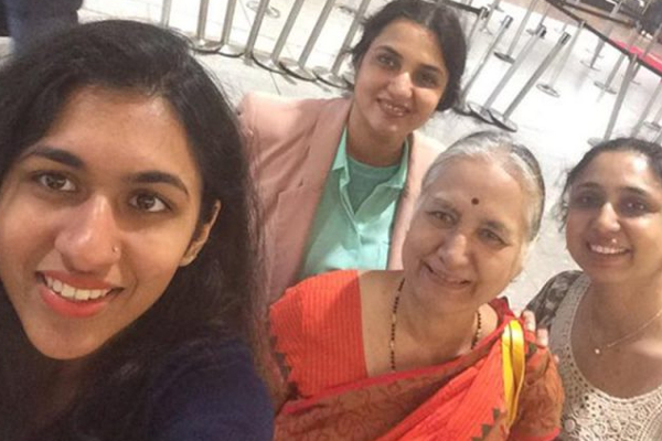 கணவருடன் விவாகரத்து....நடிகை சுகன்யாவுக்கு  இவ்வளவு அழகிய மகளா?  தீயாய் பரவும் புகைப்படம் | Suganya Daughter Photos Viral