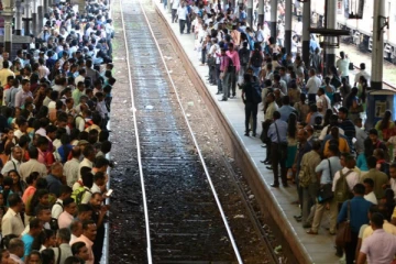 தொடருந்து ஊழியர்கள் திடீர் பணிப் பகிஷ்கரிப்பு