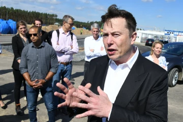 டெஸ்லா நிறுவனத்தின் ஊழியர்களுக்கு புதிய விதிகளை விதித்த எலன் மஸ்க்!