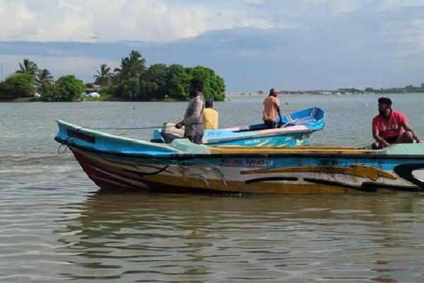 வெற்றிலைக்கேணி கடற்தொழிலாளர் சங்கம் தன்னிச்சையாக செயற்படுவதாக குற்றச்சாட்டு | Vetrilakeni Seafarers Association Accusation