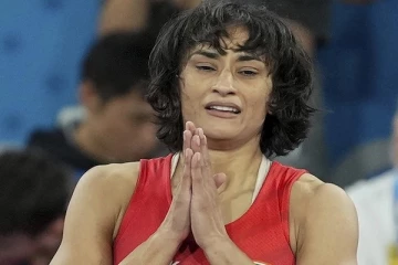 வினேஷ் போகத் உயிரிழந்து விடுவாரோ என பயந்தேன்! மனம் திறந்த பயிற்சியாளர்