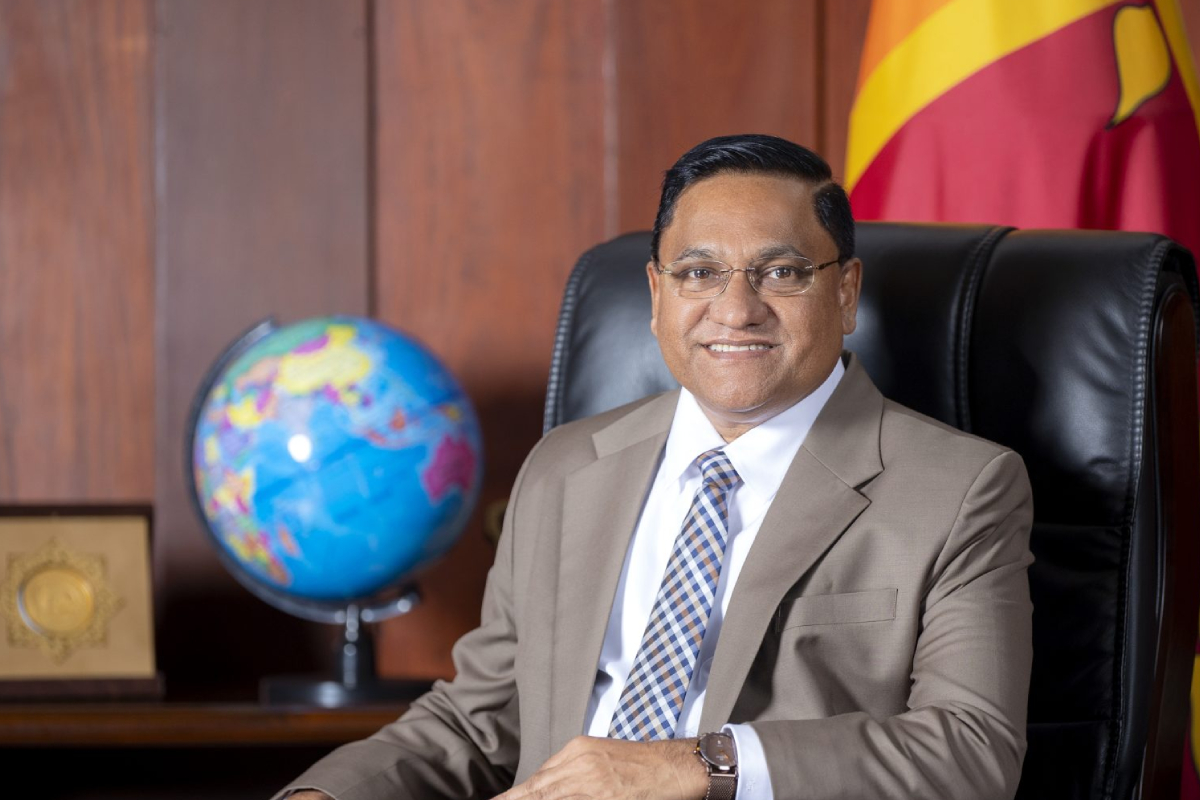 ஈரானிய கப்பல் மூழ்கடிக்கப்பட்ட பதற்றங்களுக்கு மத்தியில் விஜித ஹேரத் புதுடில்லி விஜயம் | Vijitha Herath Visits New Delhi Amid Tensions