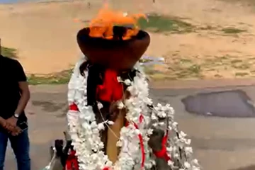 இலங்கை வரலாற்றில் முதன்முறையாக கொழும்பில் ஏற்றப்பட்ட முள்ளிவாய்க்கால் நினைவேந்தல் ஈகைச்சுடர் (Videos)