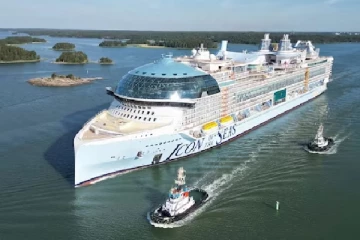 பயணத்திற்கு தயாராகும் உலகின் மிகப்பெரிய சொகுசு கப்பல்...! ஆச்சரியப்படுத்தும் வசதிகள்