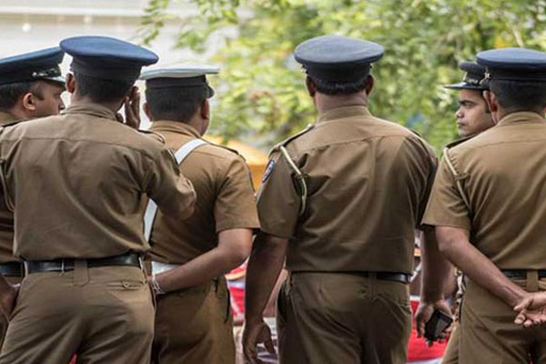 16 வயதுடைய இரட்டைச் சகோதரிகள் மாயம் | 16 Year Old Twin Sisters Are Missing