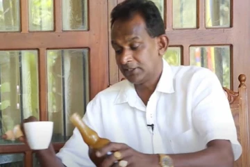 கோவிட் தடுப்பூசி தொடர்பில் நம்பிக்கையில்லை! வைரலான புகைப்படம் குறித்து தம்மிக்க பண்டார