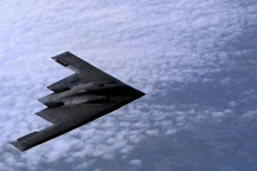 படுக்கை, கழிவறையுடன் B-2 குண்டுவீச்சு விமானம் மிக ஆபத்தான ஒரு பறக்கும் ஹொட்டல்