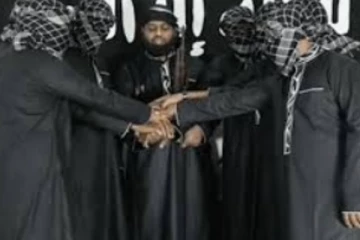 පාස්කු ප්‍රහාරයට හේතු කියමින් සහරාන් පටිගත කළ වීඩියෝවක් එළියට.. (VIDEO)