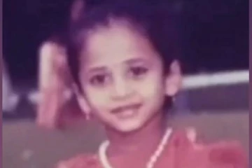 சிறுவயதில் செம கியூட்டாக இருக்கும் இந்த விஜய் டிவி பிரபலம் யார் என்று தெரிகிறதா?- அவர் இவர்தானா?