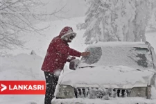 மைனஸ் 32 டிகிரி செல்ஸியஸ் வெப்பநிலை! உயிர் உறையும் குளிரில் தத்தளிக்கும் ஸ்பெயின் மக்கள்