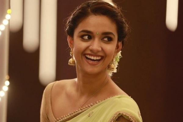 நடிகை கீர்த்தி சுரேஷின் நீண்ட நாள் காதலர் இவர் தானா? வெளிவந்த புகைப்படம் | Keerthy Suresh Lover Photo