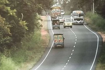 வேனில் வெளிநாட்டு பிரஜை திடீர் உயிரிழப்பு