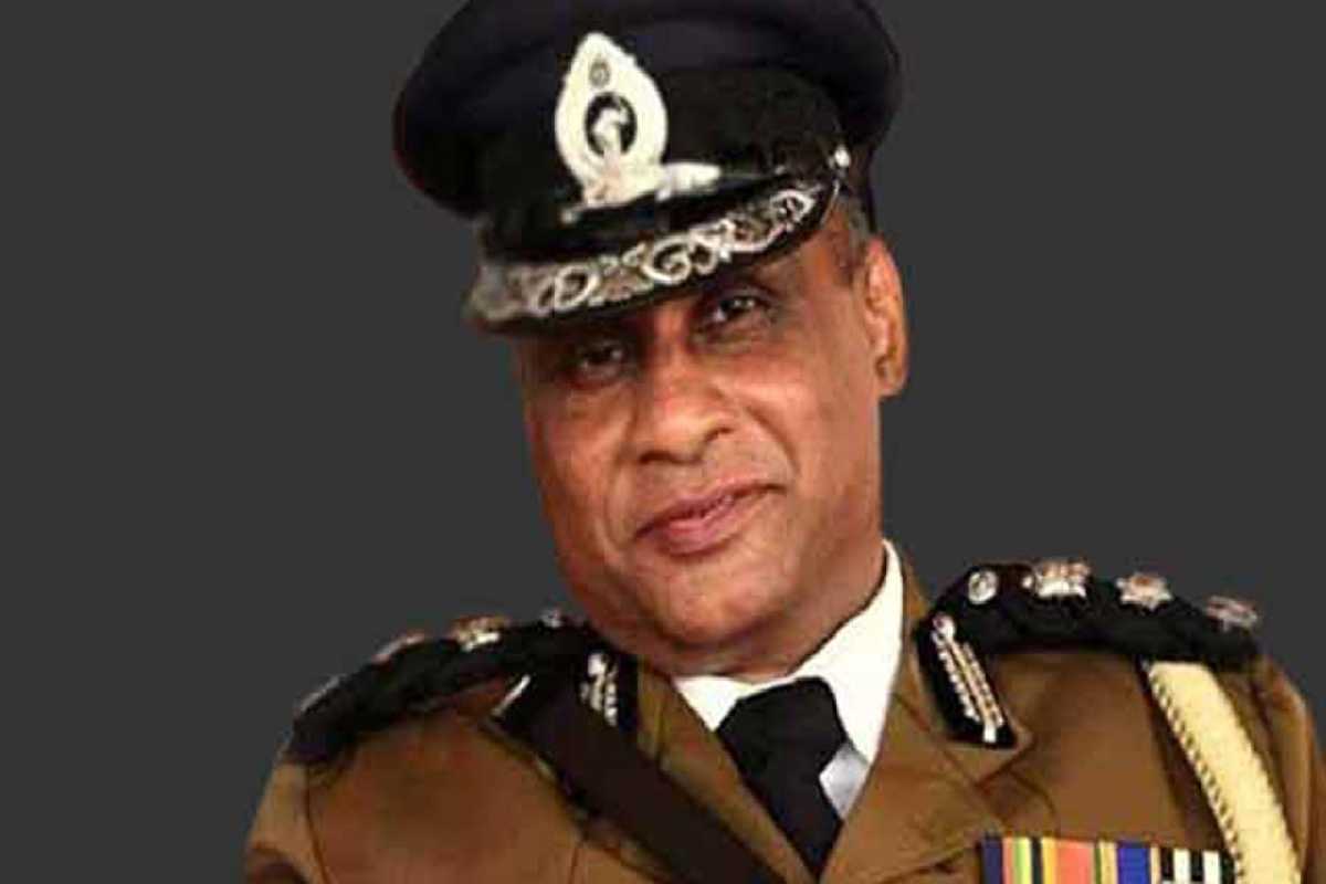 உயிரிழந்த முன்னாள் காவல்துறை மா அதிபருக்கு இறுதிச்சடங்கில் காவல்துறை மரியாதை | Police Pay Tribute At Funeral Former Police Chief உயிரிழந்த முன்னாள் காவல்துறை மா அதிபருக்கு இறுதிச்சடங்கில் காவல்துறை மரியாதை | Police Pay Tribute At Funeral Former Police Chief