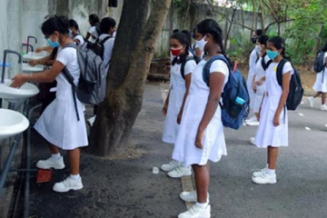 இலங்கையில் பாடசாலைகளை திறப்பது தொடர்பில் கல்வி அமைச்சர் இன்று வெளியிட்டுள்ள தகவல்