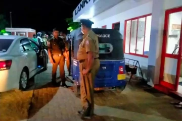 வவுனியா ஊடகவியலாளர்கள் மீது தாக்குதல்: மூவர் பொலிஸாரால் கைது