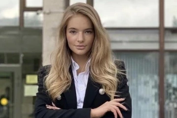 இளம்பெண் மீது பாய்ந்த அமெரிக்காவின் பொருளாதார தடை:  நியாயமற்றது என பெஸ்கோவ் கண்டனம்!