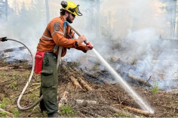 கனடாவின் பல மாகாணங்களில் காட்டுத் தீ