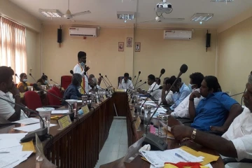 மீன்பிடிப்பதற்கு அனுமதி வழங்குவது தொடர்பான கருத்திற்கு எதிராக கண்டனப் பிரேரணை நிறைவேற்றம்