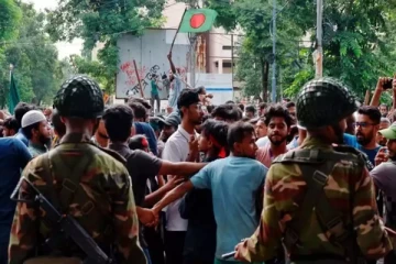 பங்களாதேஷில் அரசுக்கு எதிராக இடம்பெற்ற போராட்டத்தில் 1,000க்கும் அதிகமானோர் பலி