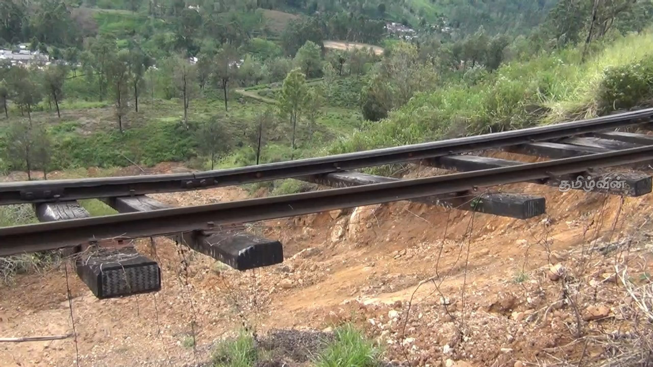 மலையக தொடருந்து பாதையில் ஏற்பட்டுள்ள சிக்கல்கள் 3 Gallery