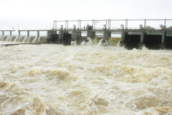 இரணைமடு பகுதியிலுள்ள மக்களிற்கு வெள்ள முன்னெச்சரிக்கை | Heavy Rain And Flood Alert In Northern Province இரணைமடு பகுதியிலுள்ள மக்களிற்கு வெள்ள முன்னெச்சரிக்கை | Heavy Rain And Flood Alert In Northern Province