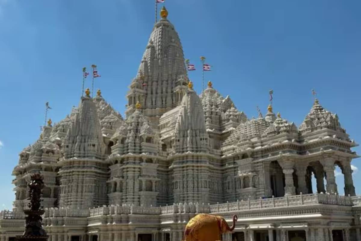 பிரான்ஸில் பிரமாண்டமாக கட்டப்பட்ட ஹிந்து கோவில் | A Grand Hindu Temple Built In France பிரான்ஸில் பிரமாண்டமாக கட்டப்பட்ட ஹிந்து கோவில் | A Grand Hindu Temple Built In France