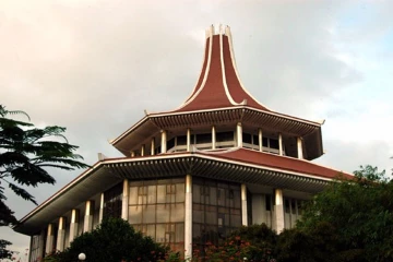 මුළු ලංකාවම බලා සිටින 22 වැනි සංශෝධනයට එරෙහි පෙත්සම් විභාගය ශ්‍රේෂ්ඨාධිකරණයේදී ඇරඹේ