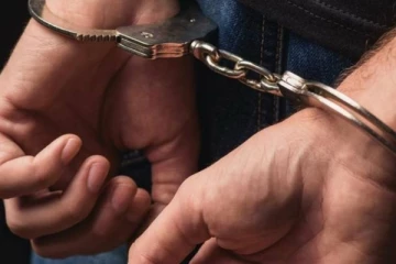 வடக்கில்  தென்னிலங்கையர்கள் நால்வர் கைது!