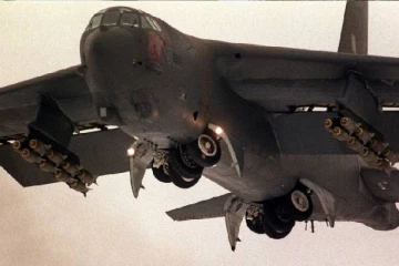 அணு ஆயுதங்களுடன் களமிறங்கியது நேட்டோ: பிரித்தானியா மீது பறக்கும் 14 நாடுகளின் போர் விமானங்களின் பயிற்சி