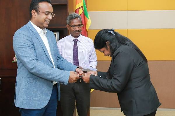 டாலர்களை அனுப்புபவர்களுக்கு மட்டுமே அனுமதி! | Only Those Who Send Dollars Are Allowed
