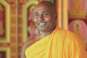 பௌத்த விரோத செயல்களில் ஈடுபட்டால் அரசாங்கம் கவிழும் என எச்சரிக்கை