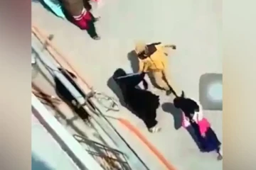 ஹிஜாப் போராட்டத்தில் முஸ்லீம் பெண்கள் மீது பொலிஸார் தடியடி! வெளியான பரபரப்பு வீடியோ