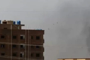 සුඩානයේ අගනුවරින් හදිසි වෙඩි තැබීම් සහ පිපිරීම්