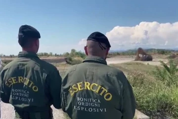 2 ஆம் உலகப்போரின் போது வீசப்பட்ட வெடிகுண்டு  70 ஆண்டுகளுக்கு பின் கண்டுபிடிப்பு