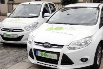 குமட்டிய வாசனை... வாடகை காரை பரிசோதித்த பெண்ணிற்கு காத்திருந்த பெரும் அதிர்ச்சி