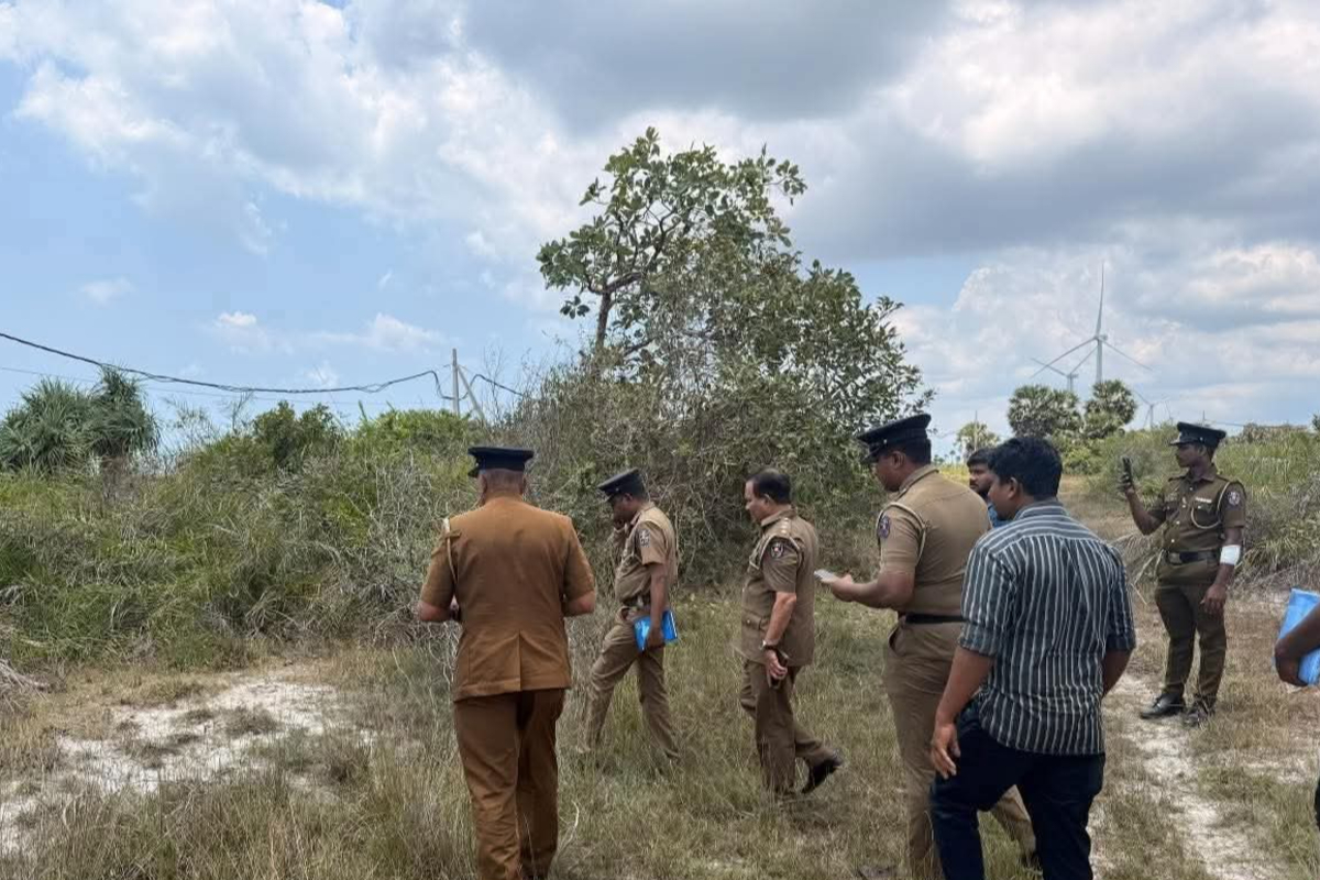 மருமகனால் அடித்து கொல்லப்பட்ட யாழ். பல்கலை விரிவுரையாளரின் சடலம் மீட்பு! | Jaffna University Lecturer Beaten To Death மருமகனால் அடித்து கொல்லப்பட்ட யாழ். பல்கலை விரிவுரையாளரின் சடலம் மீட்பு! | Jaffna University Lecturer Beaten To Death