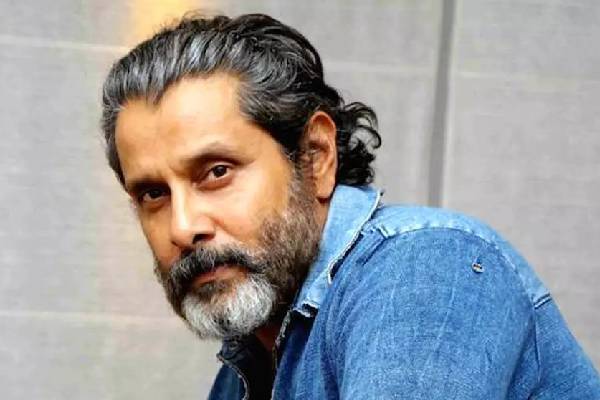 காய்ச்சல் காரணமாகவே மருத்துவமனைக்கு சென்றோம்  : விளக்கம் கொடுத்த விக்ரம் தரப்பு - தமிழ்நாடு