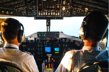 37 ஆயிரம் அடி உயரத்தில் தூங்கிவிட்ட விமானிகள்! பின்னர் நடந்த சம்பவம்