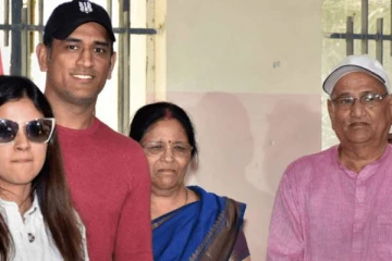 மகேந்திர சிங் டோனியின் பெற்றோர் மருத்துவமனையில் அனுமதி