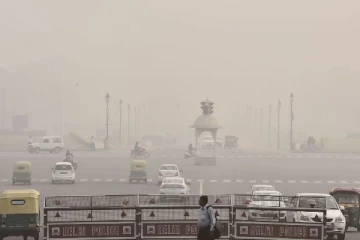 புகை மூட்டமாக காட்சியளிக்கும் இந்தியாவின் தலைநகர்: விடுக்கப்பட்ட எச்சரிக்கை