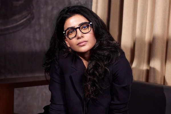 விஜய், அஜித்துக்கு நிகரான மாஸ் காட்டும் சமந்தா.. ரசிகர்களின் வெறித்தனம் | Samantha Have Big Cut Out In Hyderabad