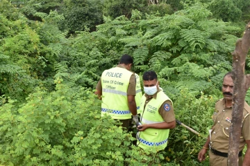 யாழில் காட்டுப் பகுதியில் கிடந்த பொதிகளால் பரபரப்பு ; தீவிரமாகும் விசாரணை